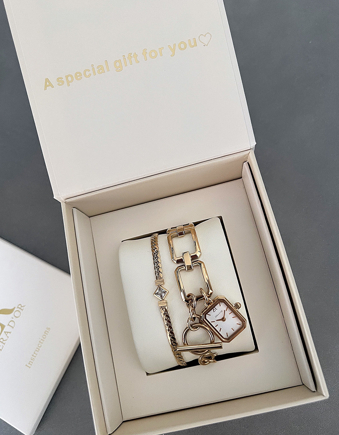 Timeless chain Gold